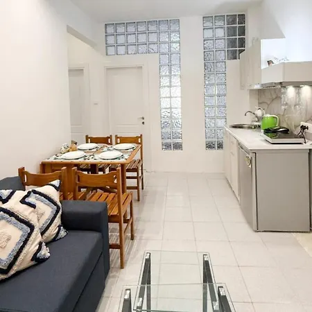Kali Apartments-ena 公寓 *
